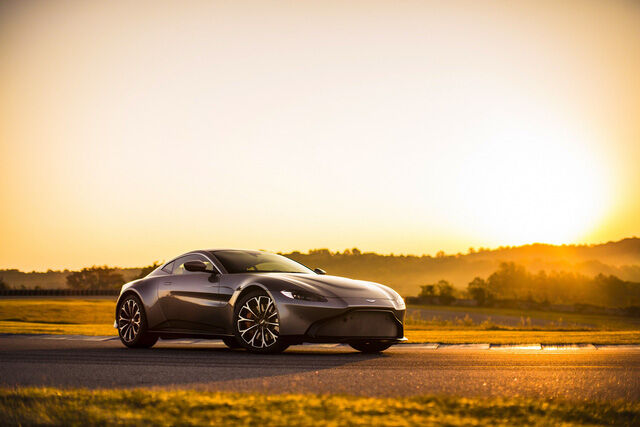 Aston Martin lên kế hoạch ra mắt xe thách thức McLaren P1 - Ảnh 3.