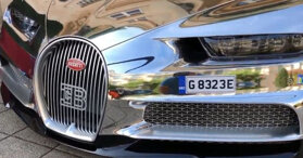 Bugatti Chiron hóa "siêu nhân bạc" với bộ cánh crôm sáng loáng trên phố