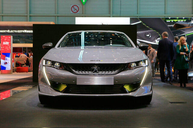 Peugeot bật đèn xanh cho 508 Sport Engineered đọ sức Toyota Camry TRD - Ảnh 1.