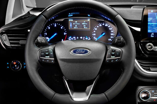  Chưa hết, Ford Fiesta thế hệ mới còn an toàn hơn với những công nghệ như hỗ trợ đỗ xe chủ động, kiểm soát hành trình thích ứng, giới hạn tốc độ tùy chỉnh, đèn pha tự động, phát hiện điểm mù, cảnh báo giao thông phía sau, thông tin khoảng cách an toàn, cảnh báo người lái, cảnh báo va chạm trực diện, hỗ trợ đỗ xe trước/sau, hỗ trợ khởi hành ngang dốc, hỗ trợ duy trì làn đường, cảnh báo duy trì làn đường, phát hiện người đi bộ và nhận diện biển báo giao thông. 