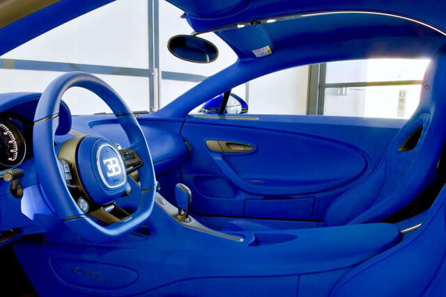Bugatti Chiron Sport đầu tiên xanh biếc đã tới tay dân chơi Ả-rập - Ảnh 4.