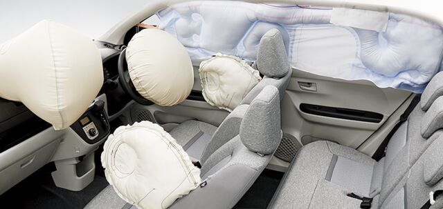  Những tính năng an toàn tiêu chuẩn của Daihatsu Boon bao gồm 2 túi khí, hệ thống chống bó cứng phanh ABS, phân bổ lực phanh điện tử EBD, cân bằng điện tử VSC và điều chỉnh lực bám. Túi khí bên và túi khí rèm chỉ được trang bị tùy chọn. 