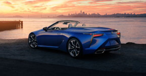 Lexus LC500 Convertible 2021 đầu tiên có giá tới 48 tỷ VNĐ