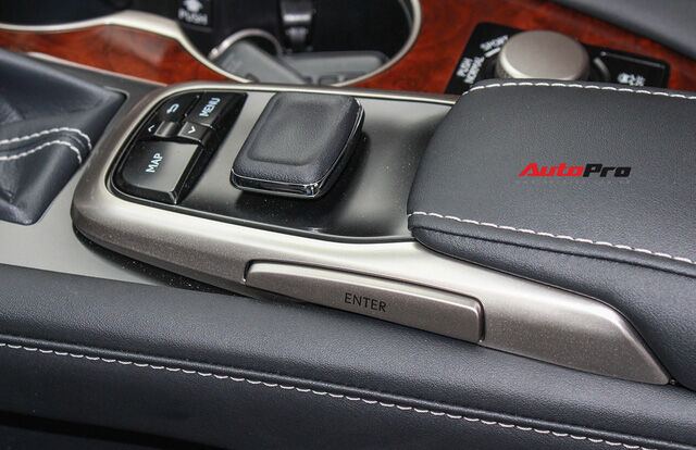 Đánh giá nhanh Lexus RX 350L: Bỏ thêm 1 tỷ đồng nhận được thêm gì so với bản tiêu chuẩn? - Ảnh 25.