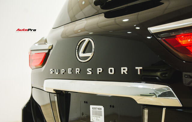 Soi kĩ Lexus LX570 SuperSport phiên bản 4 chỗ vừa xuất hiện tại Hà Nội - Ảnh 11.