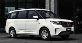 Cận cảnh mẫu minivan Wuling Hong Guang Plus 2020 độc quyền tại Trung Quốc