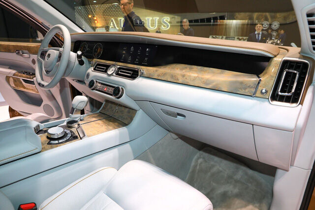 Aurus - Thương hiệu chế tạo limousine cho tổng thống Nga ra mắt trời Âu, Rolls-Royce hay Bentley cũng phải dè chừng - Ảnh 8.