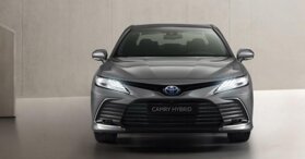 Toyota Camry Hybrid 2021 không chỉ đẹp hơn, sang hơn mà còn an toàn và công nghệ hơn