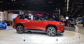 Chicago Auto Show 2020: Khách hàng nhìn nhưng không được… chạm vào Toyota RAV4 Prime PHEV 2021