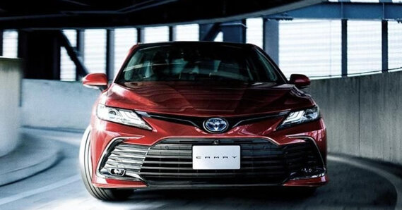 Toyota Camry facelift 2021 ra mắt châu Á, giá từ 765 triệu VNĐ