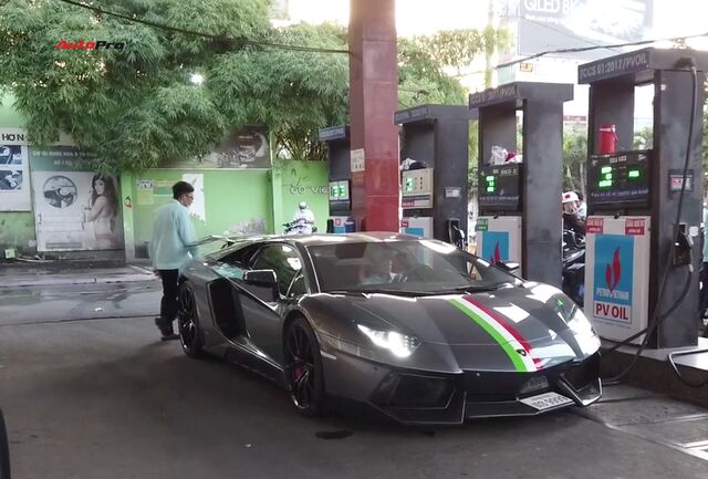 Đổ xăng đầy bình cho Lamborghini Aventador giờ chỉ tiêu tốn của đại gia Việt bao nhiêu tiền? - Ảnh 3.