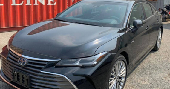 Toyota Avalon Hybrid Limited 2020 đầu tiên tại Việt Nam - 'đàn anh' Camry giá gần 4 tỷ đồng