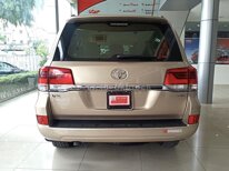 Land cruiser VX 2015 ddk 2016 màu nâu alo em Hiền