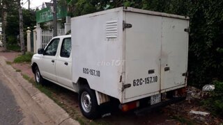 Bán xe Nissan pickup 5 chỗ, thùng kín