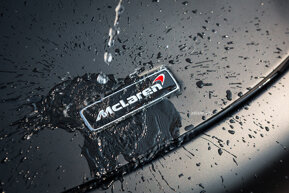 McLaren 720s - Thiên nga đen