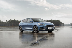 Ford Focus RS dời ngày ra mắt, buộc phải đưa ra thay đổi lớn để tránh "theo vết xe đổ" Focus thường