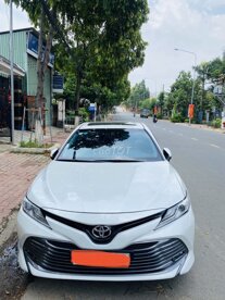 Toyota Camry 2020 2.5Q trắng tinh khôi