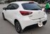 Mazda2 hatchback trắng, đăng ký 12/2016