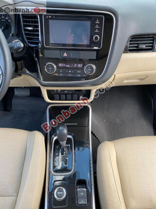 Xe Mitsubishi Outlander 2.4 CVT Premium 2018 - 775 Triệu