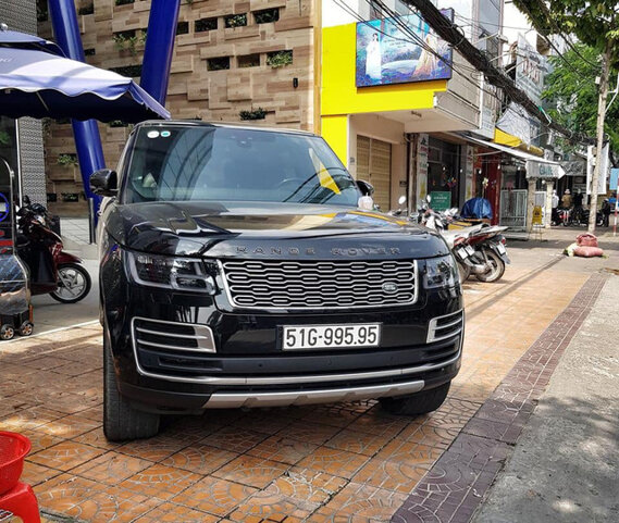 Range Rover SVAutobiography 2019 chính hãng duy nhất tại Việt Nam ra biển số gây chú ý với chi phí gần 25 tỷ đồng