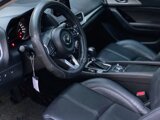 Mazda 3 HB 1.5AT 2017 FL - phanh tay điện tử