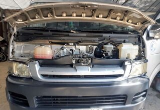 Toyota Hiace bán tải 6N/900kg máy dầu chạy giờ cấm