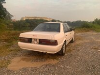 Nissan Bluebird 1988 Số sàn 2.0