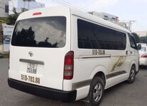 Toyota Hiace máy dầu bán tải 6 chỗ chạy giờ cấm