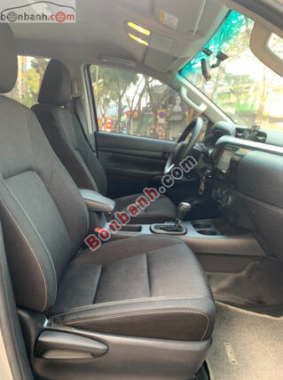 Xe Toyota Hilux 2.4L 4x2 AT 2021 - 740 Triệu