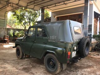 Cần bán xe UAZ còn mới đời 1988, xe nhà máy xăng