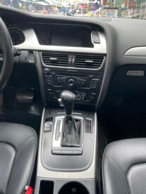 Audi A4 2010 Tự động