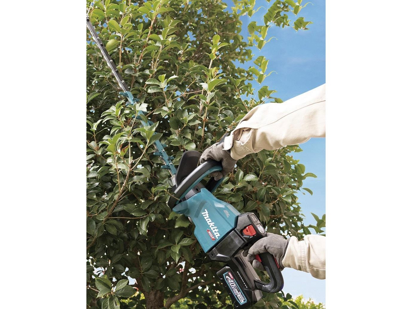 Makita UH004GZ01 dùng pin sạc tiện lợi Makita UH004GZ01