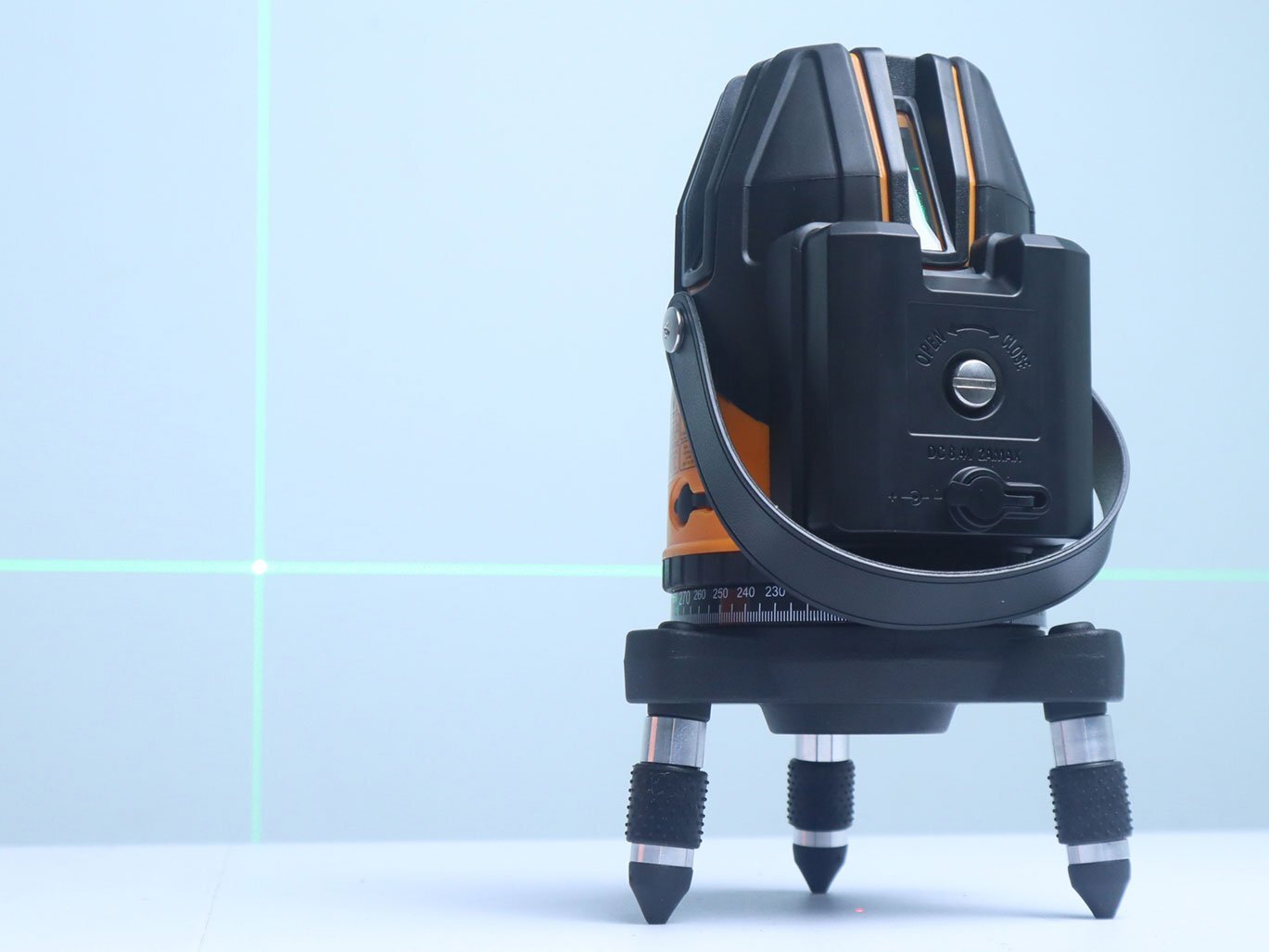 Máy cân bằng Laser 5 tia xanh Laisai LSG686SPD Máy cân bằng Laser 5 tia xanh Laisai LSG686SPD