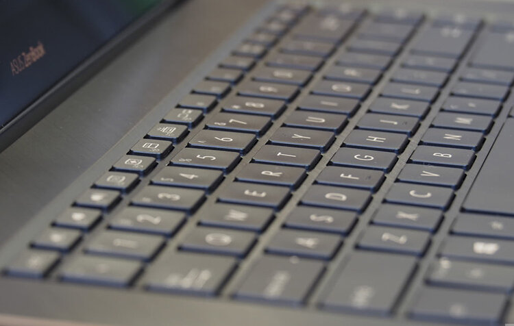 Laptop Asus Zenbook Pro UX480FD-BE012T - Intel Core i7-8565U, 16GB RAM, SSD 512GB, Nvidia GeForce GTX 1050 4GB GDDR5, 14 inch