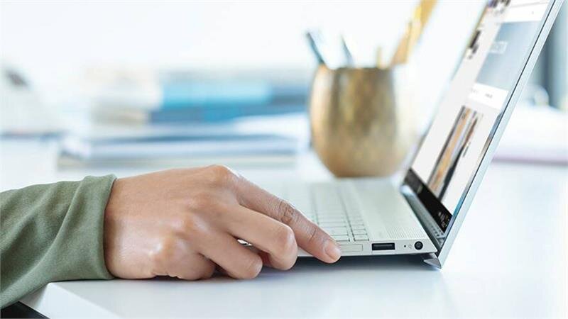 Laptop HP Envy 13-aq0027TU 6ZF43PA Vang W10 /i7-8565U /8G /256GSSD_Pcle /13.3FHD