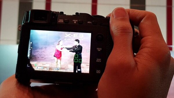 Máy Ảnh Fujifilm X-E3   Kit 23mm f/2 R WR (Bạc)