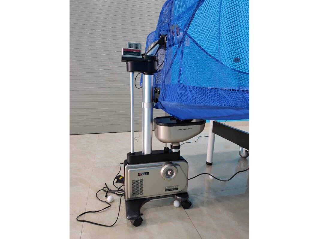 Máy bắn bóng bàn có lưới thu bóng Máy bắn bóng bàn