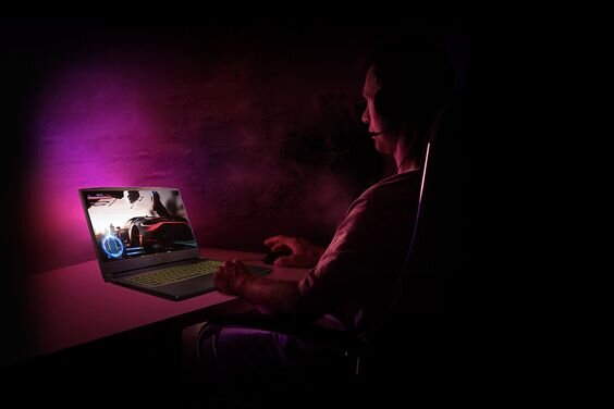 cấu hình MSI Alpha 15 B5EEK-203VN