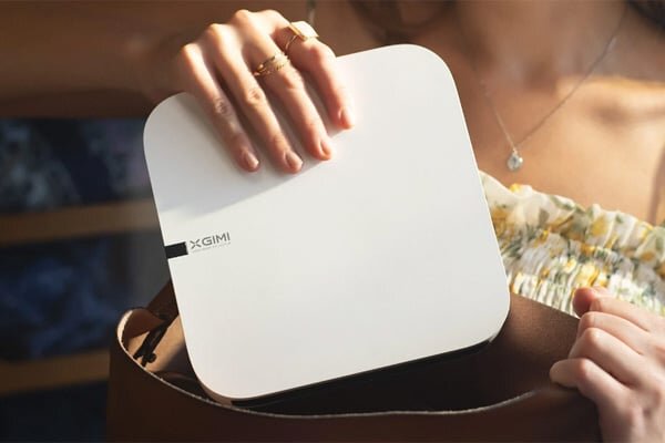 Máy chiếu Xgimi Elfin thiết kế nhỏ gọn dễ dàng bỏ túi Máy chiếu Xgimi Elfin nhỏ gọn
