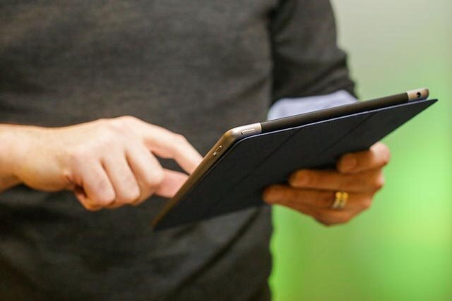 Máy tính bảng iPad Wifi Cellular 128GB (2017)