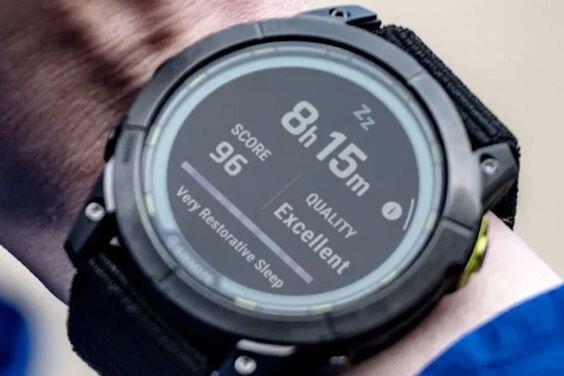 Màn hình cảm ứng, hỗ trợ sạc năng lượng mặt trời