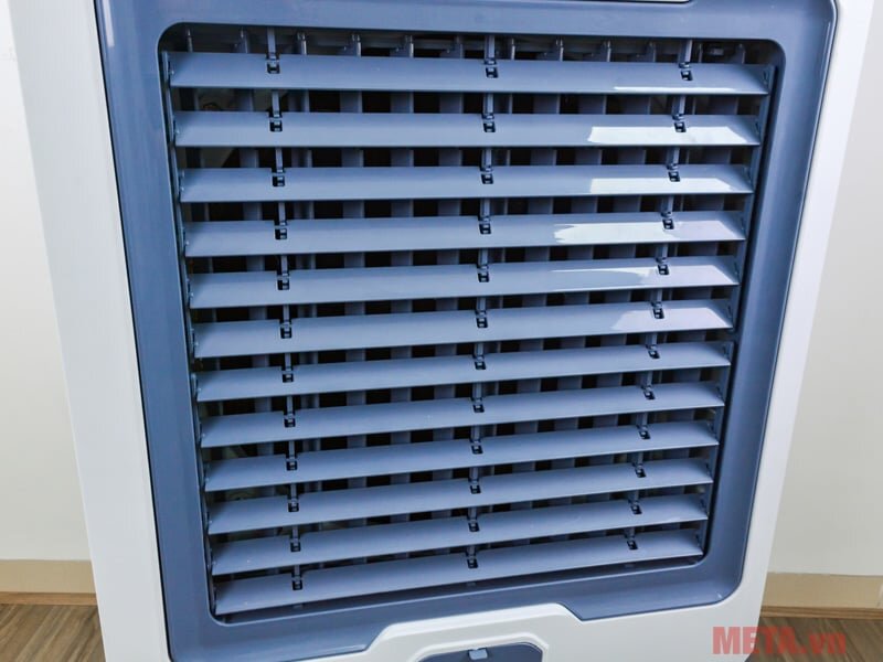 máy làm mát Hòa Phát HPCF1-072 có cửa ra gió rộng