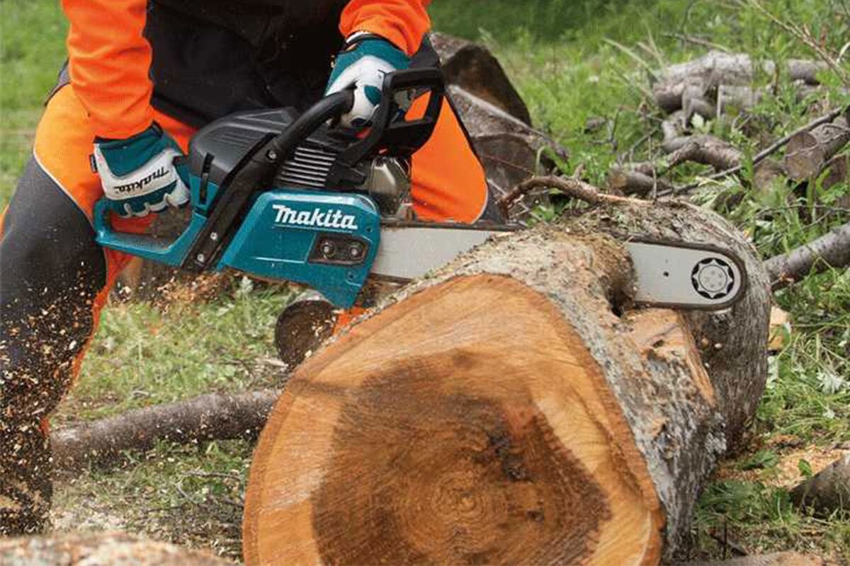 Máy cưa xích chạy xăng Makita EA5600F53EX