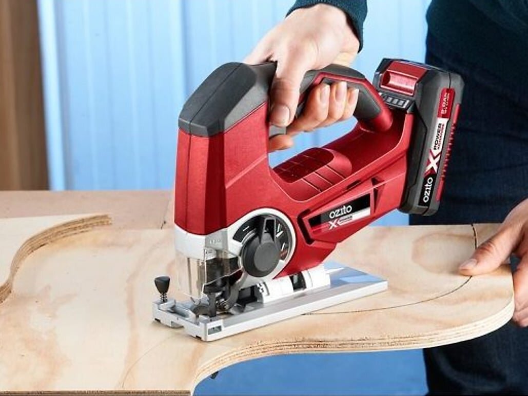 Thân máy cưa lọng dùng pin Ozito