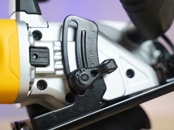 Máy cưa đĩa dùng pin  