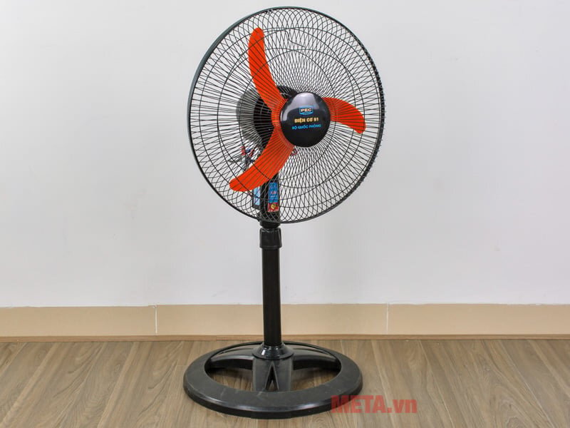 Quạt Điện Cơ 91 QRTH/AQT có thiết kế gọn gàng, chắc chắn Quạt đứng Điện Cơ 91 QRTH/AQT