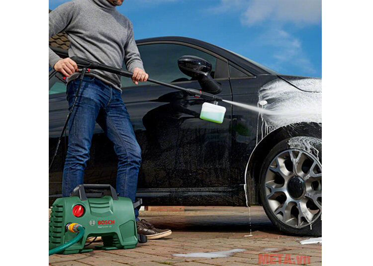 Máy phun xịt rửa áp lực cao Bosch Easy AQT 120