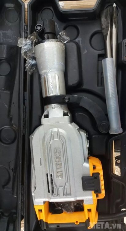 Máy đục bê tông INGCO PDB17008