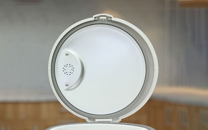 nồi cơm điện Panasonic SR MVN18LRAX được thiết kế van thoát hơi thông minh