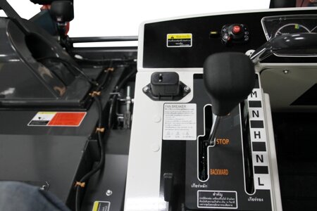 Máy gặt đập liên hợp Kubota DC70 (DC-70) Việt Nam